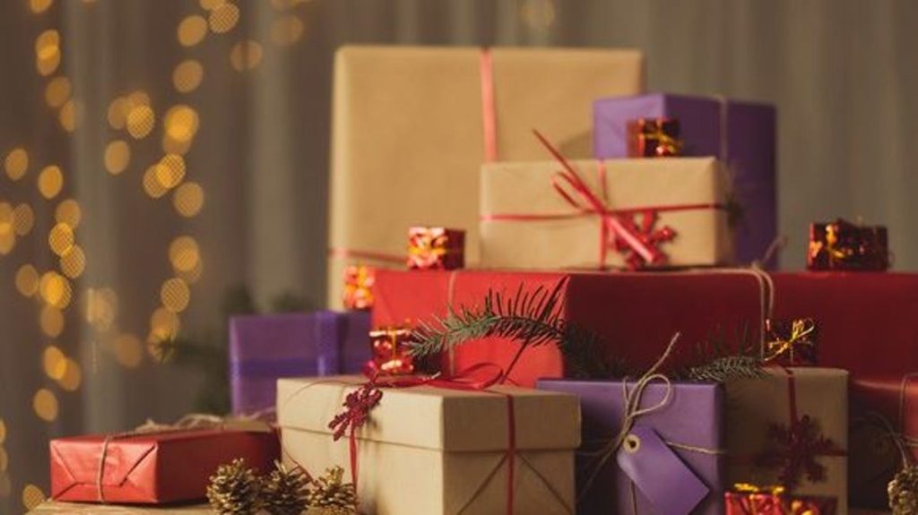 holiday-gifts_gettyimages-495840314_large